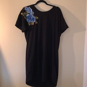 T shirt embroidered dress